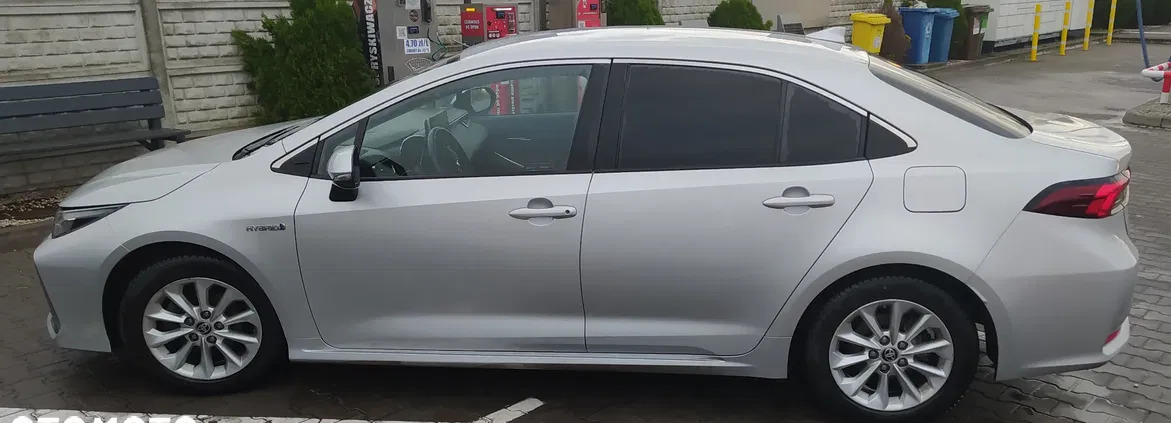 toyota opolskie Toyota Corolla cena 90500 przebieg: 50400, rok produkcji 2021 z Wrocław
